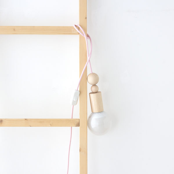 Cable colgante - madera - cable de colores - bombilla - Liderlamp (3)