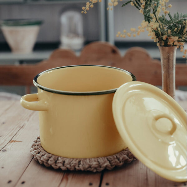Olla de Peltre Bruna - Amarilla - decoracion cocina - estilo retro - Liderlamp (1)